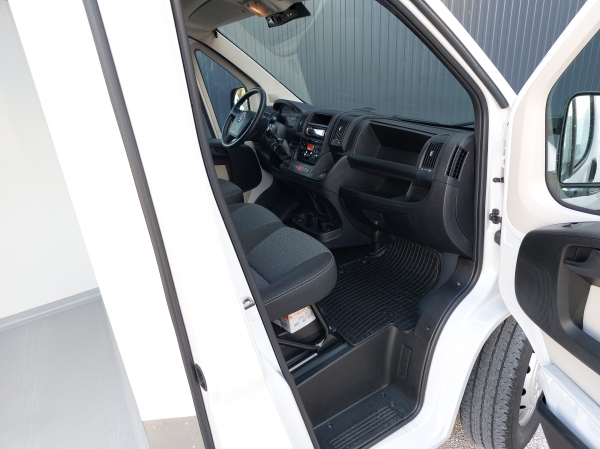 FIAT DUCATO HLADILNIK